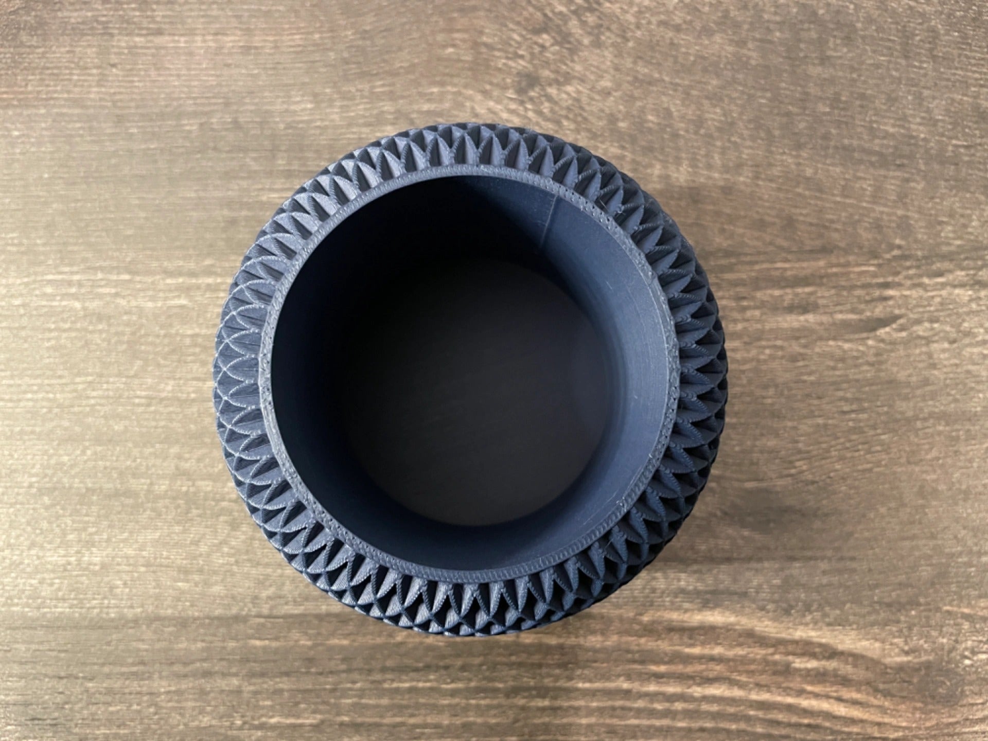 AuraPod – Minimalist Pod-Style Plant Pot
