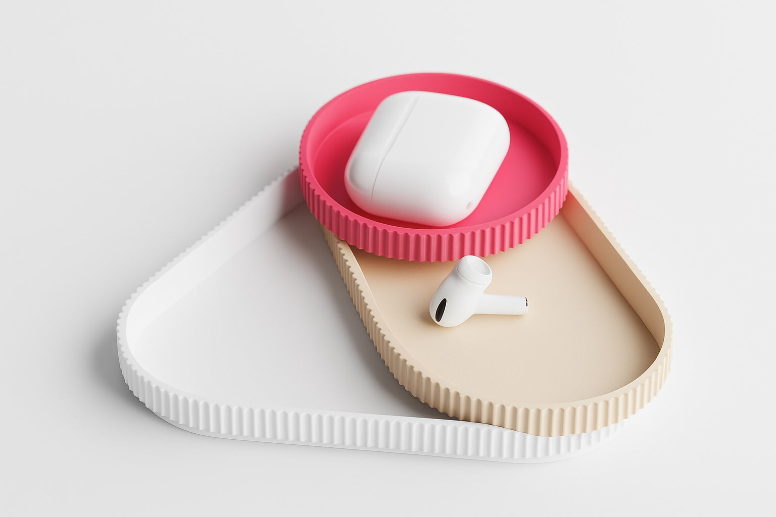 Layra – Modular Three-Tray Organizer