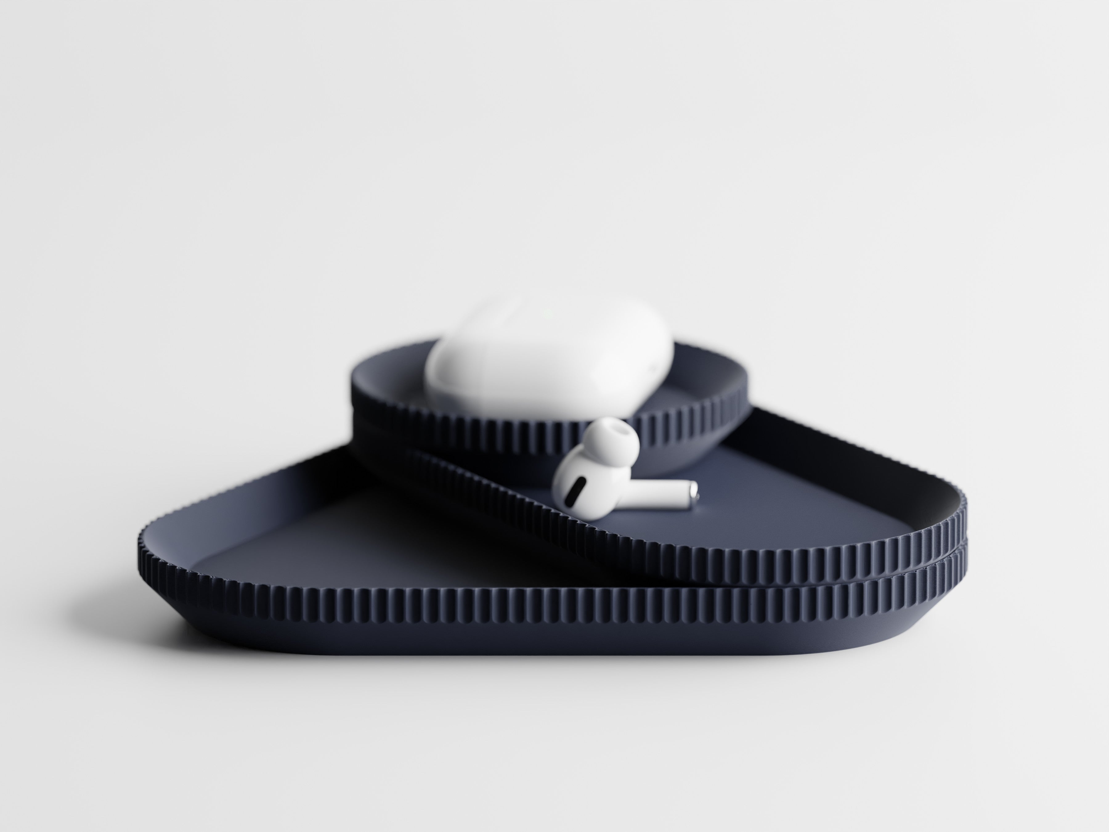 Layra – Modular Three-Tray Organizer