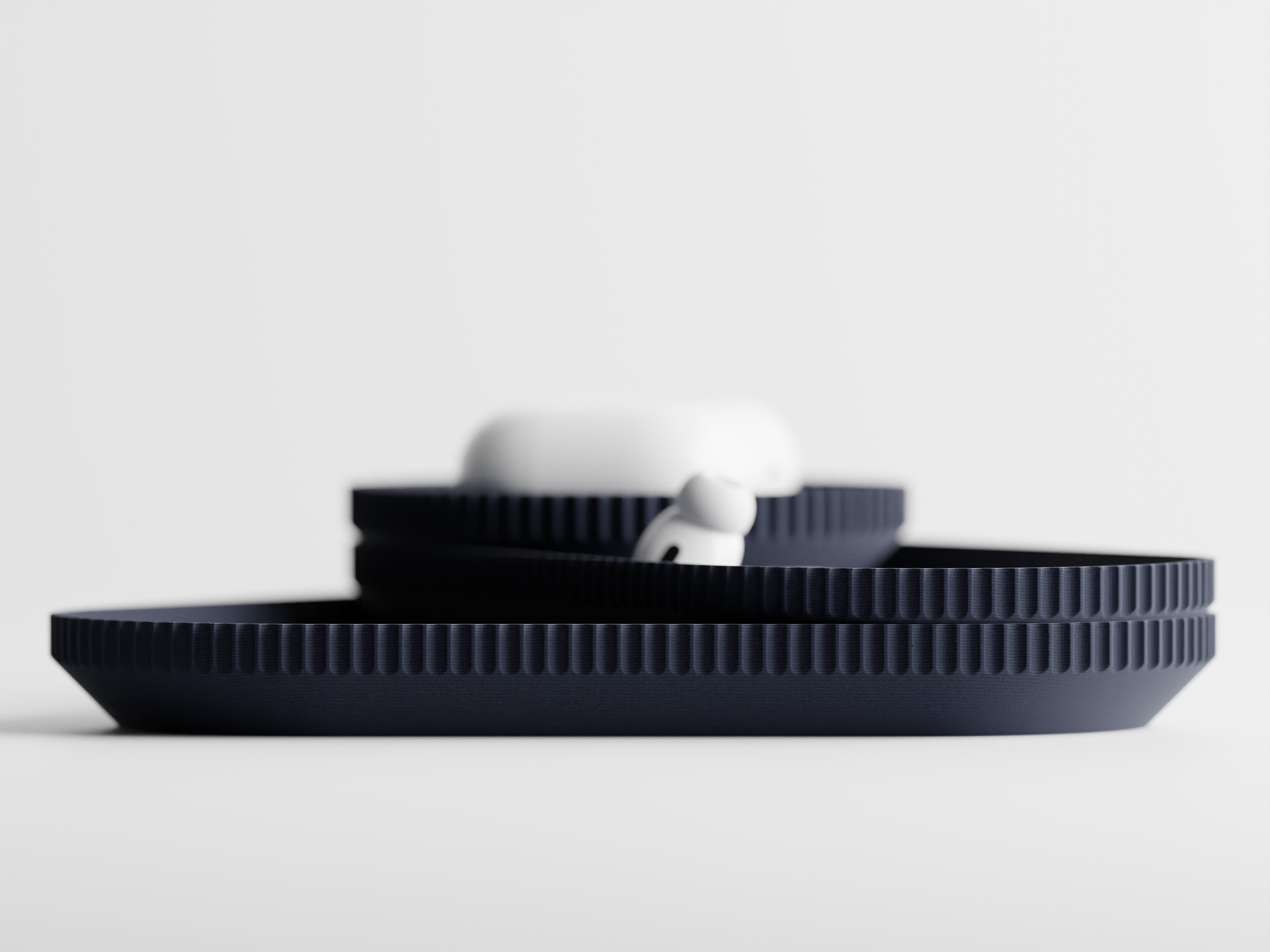 Layra – Modular Three-Tray Organizer